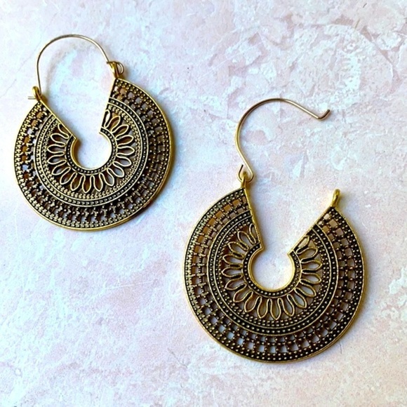 NEW Antique Gold Bohemian Round Statement Earrings Boutique - Picture 6 of 8